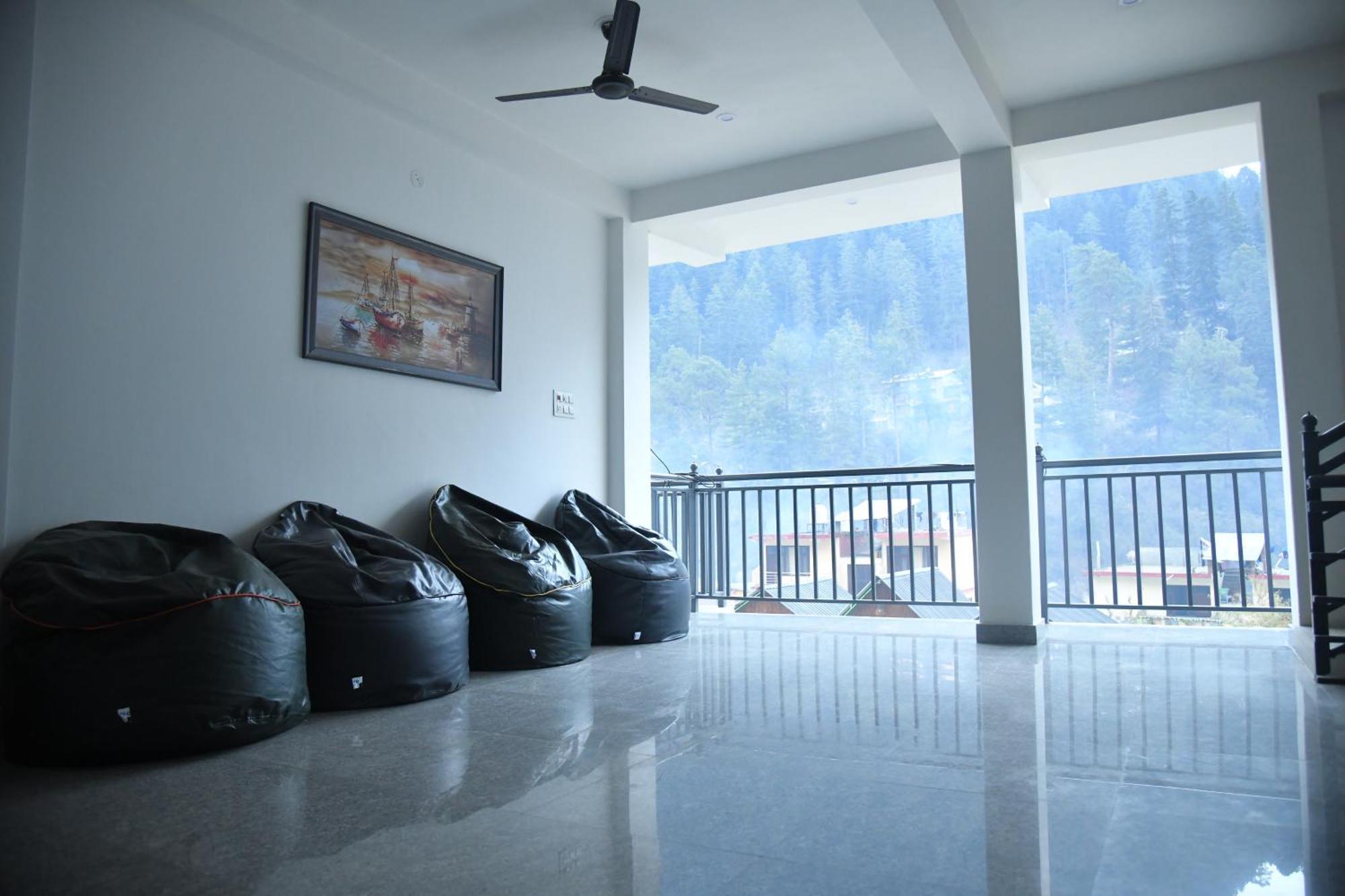 Himtrek Stays, Kasol Bagian luar foto