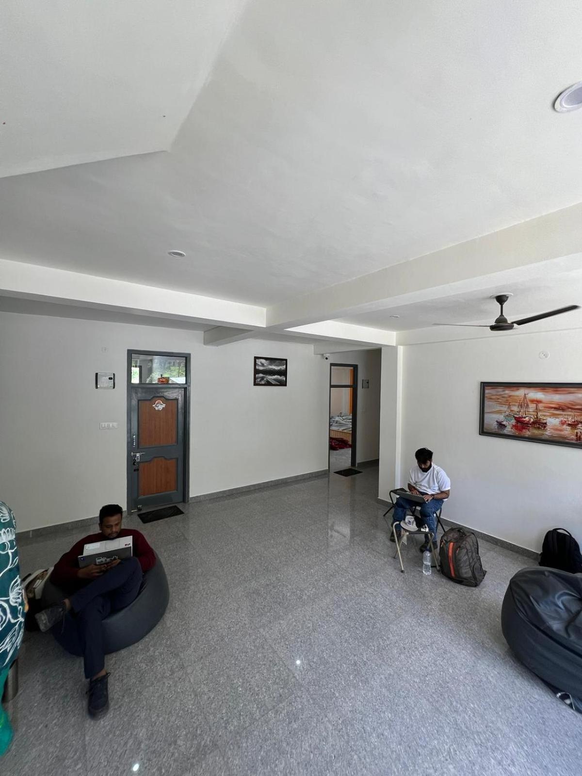 Himtrek Stays, Kasol Bagian luar foto