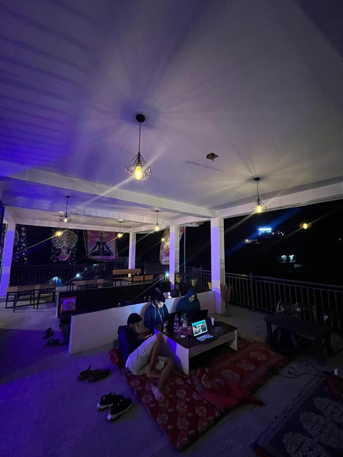 Himtrek Stays, Kasol Bagian luar foto