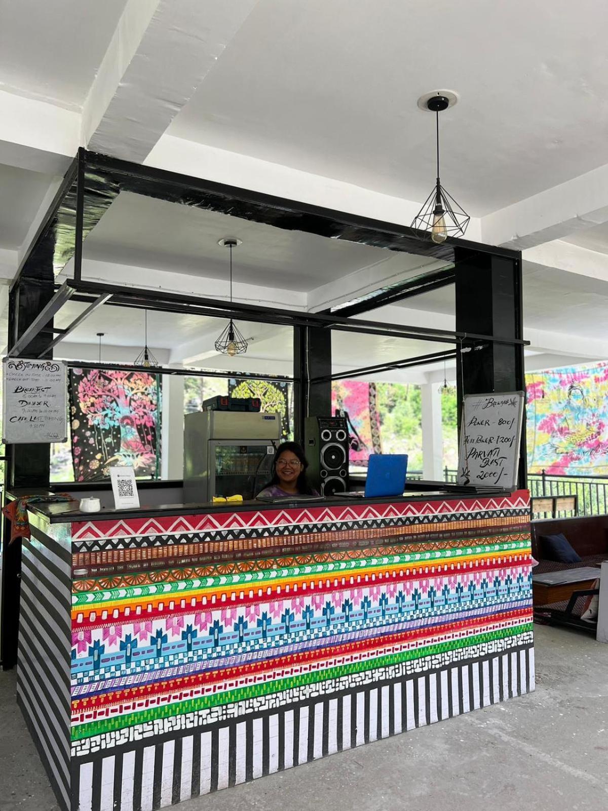 Himtrek Stays, Kasol Bagian luar foto